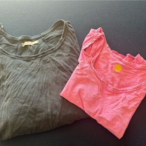 FUN FLATTERING & UNIQUE tee combo🖤🩷 zoom in for all the design details🩷🖤